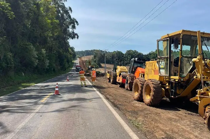COMEÇA A RESTAURAÇÃO DA RODOVIA ENTRE DOIS VIZINHOS E FRANCISCO BELTRÃO