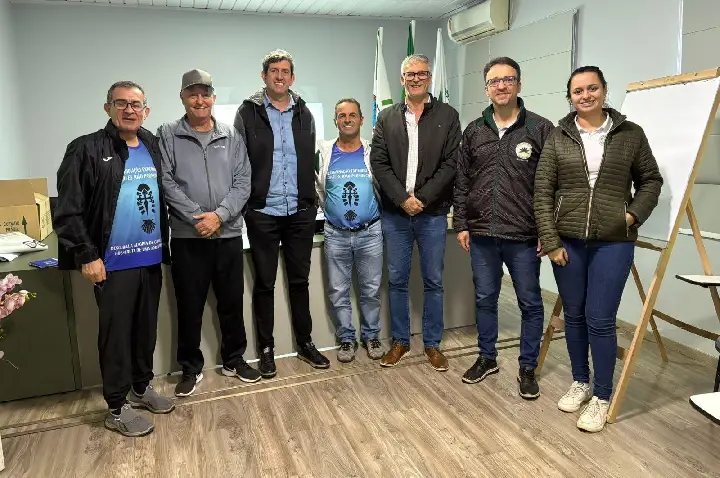 DOIS VIZINHOS E SENAR FIRMAM PARCERIA PARA CAPACITAR AGRICULTORES E RECEPTIVOS NO CAMINHO DE SANTIAGO