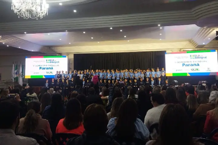 DOIS VIZINHOS PARTICIPA DE SEMINÁRIO ESTADUAL SOBRE ESCOLA EM TEMPO INTEGRAL