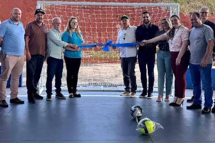 Inaugurada Unidade de Saúde e quadra coberta na Vila Rural Verdes Campos