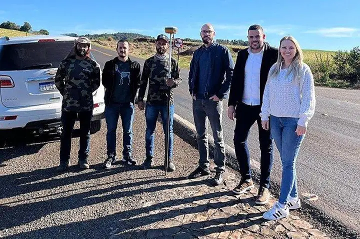 PLANEJAMENTO E DER DISCUTEM CONSTRUÇÃO DE TREVO DE ACESSO NA ESTRADA DA FAZENDA MAZURANA