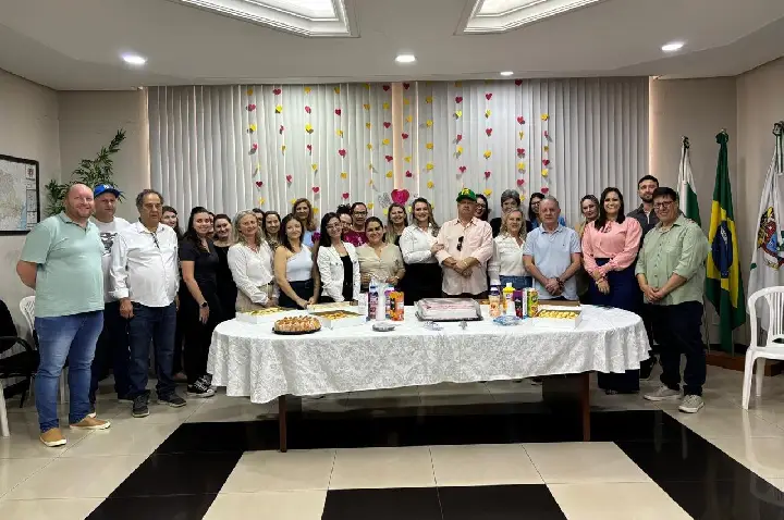 PREFEITURA HOMENAGEIA MÃES SERVIDORAS COM CAFÉ DA MANHÃ ESPECIAL