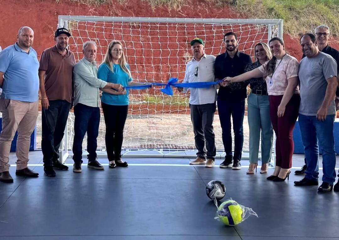 Inaugurada Unidade de Saúde e quadra coberta na Vila Rural Verdes Campos