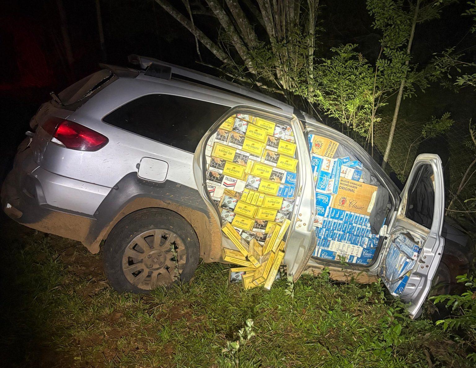 ROTAM apreende veículo abarrotado de cigarros contrabandeados