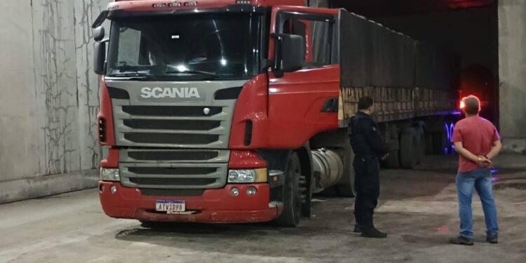 Caminhoneiro foi preso com carga de fertilizante adulterada que teria como destino Dois Vizinhos