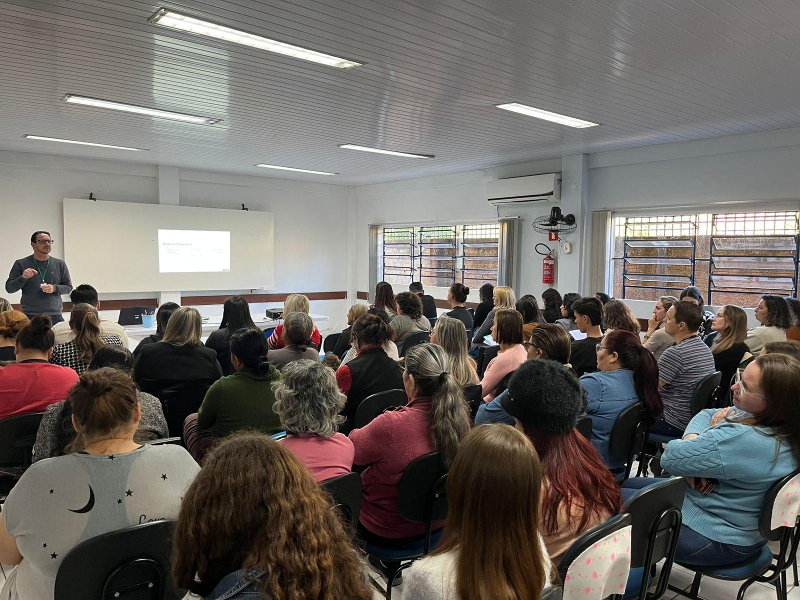 PRIMEIRA CONFERÊNCIA MUNICIPAL DOS DIREITOS HUMANOS PROMOVE DEBATES E PROPOSTAS EM DOIS VIZINHOS