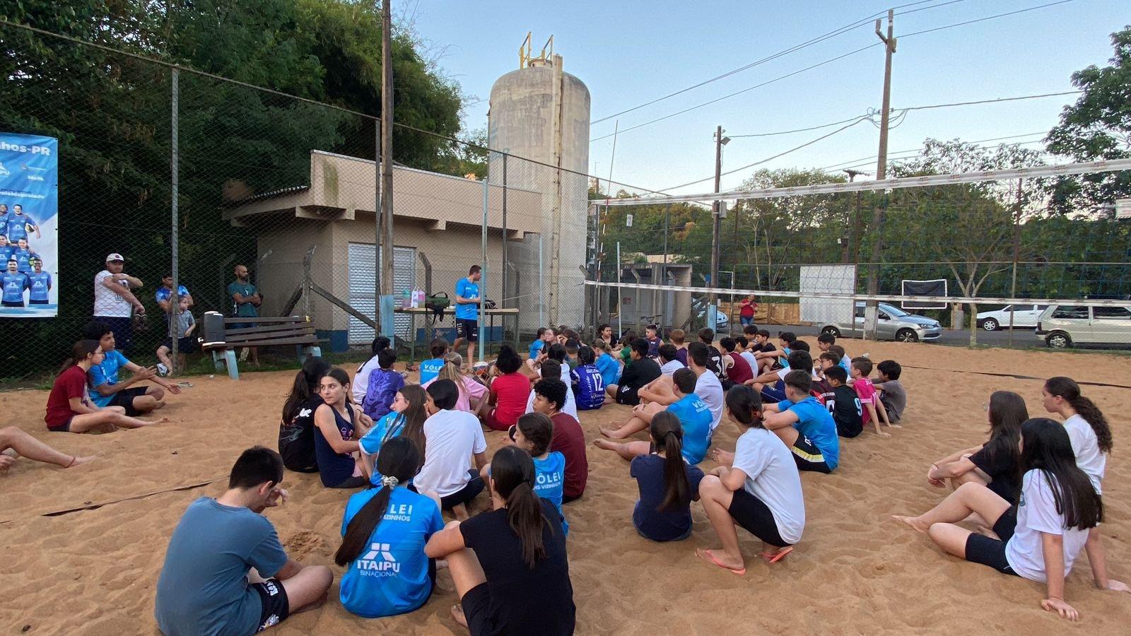PROJETO “CRIANÇA DO AMANHÃ” TRANSFORMA O VÔLEI EM FERRAMENTA DE INCLUSÃO SOCIAL EM DOIS VIZINHOS