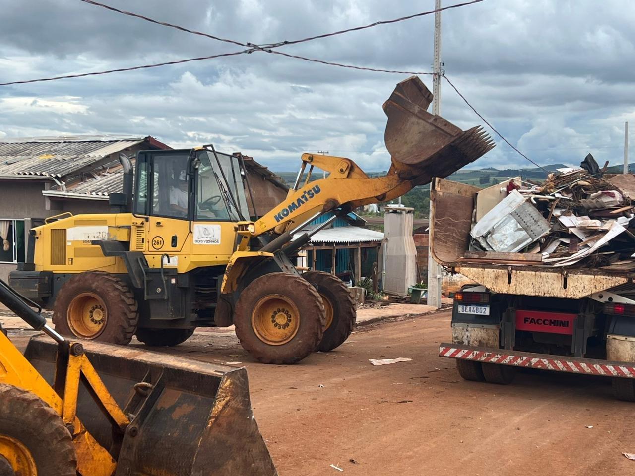 DOIS VIZINHOS ESTENDE A MÃO A RIO BONITO DO IGUAÇU
