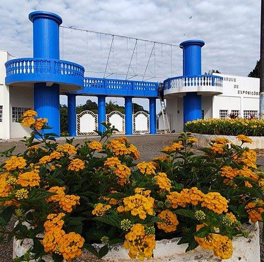 PREPARATIVOS ACELERAM E EXPOVIZINHOS 2025 GANHA FORMA NO PARQUE DE EXPOSIÇÕES