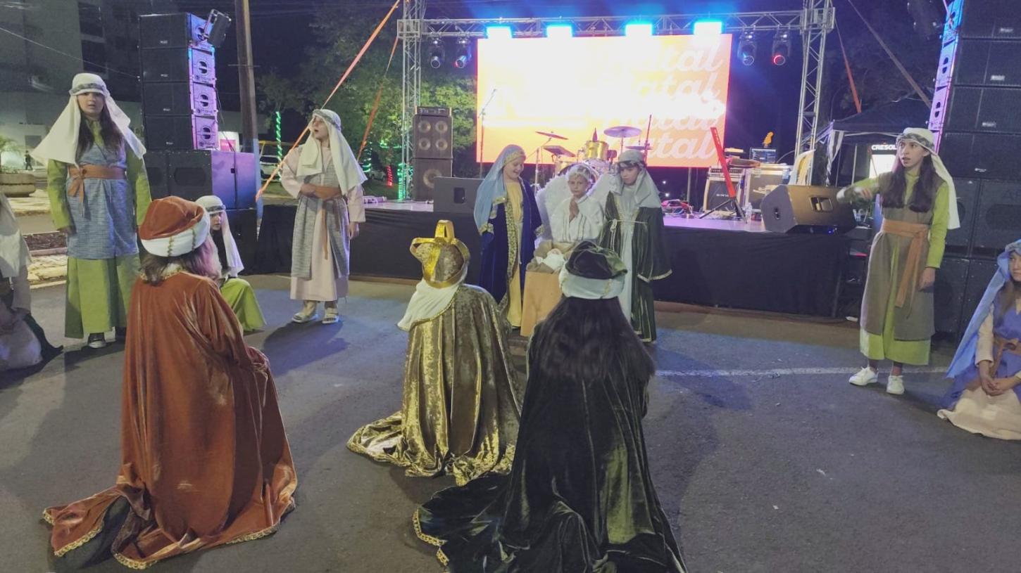 CANTATA DE NATAL DE DOIS VIZINHOS EMOCIONA MARIÓPOLIS