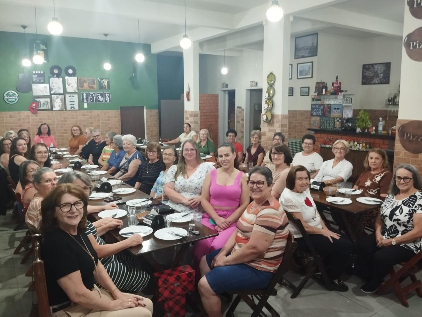 CLUBES DE MÃES DE DOIS VIZINHOS ENCERRAM O ANO CELEBRANDO UNIÃO, CUIDADO E FUTURO